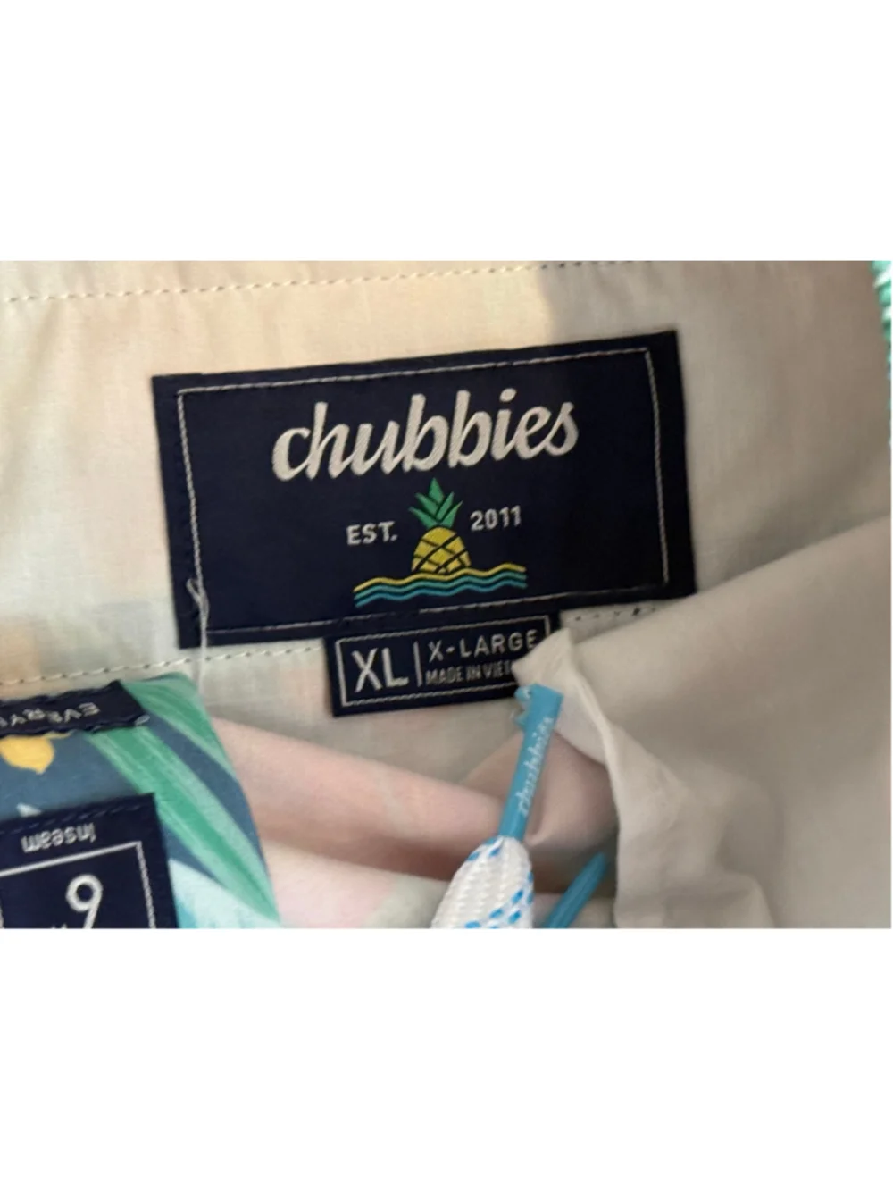 Chubbies Men’s Everywear 6” Inseam Tropical Floral Hybrid Shorts Sz XL